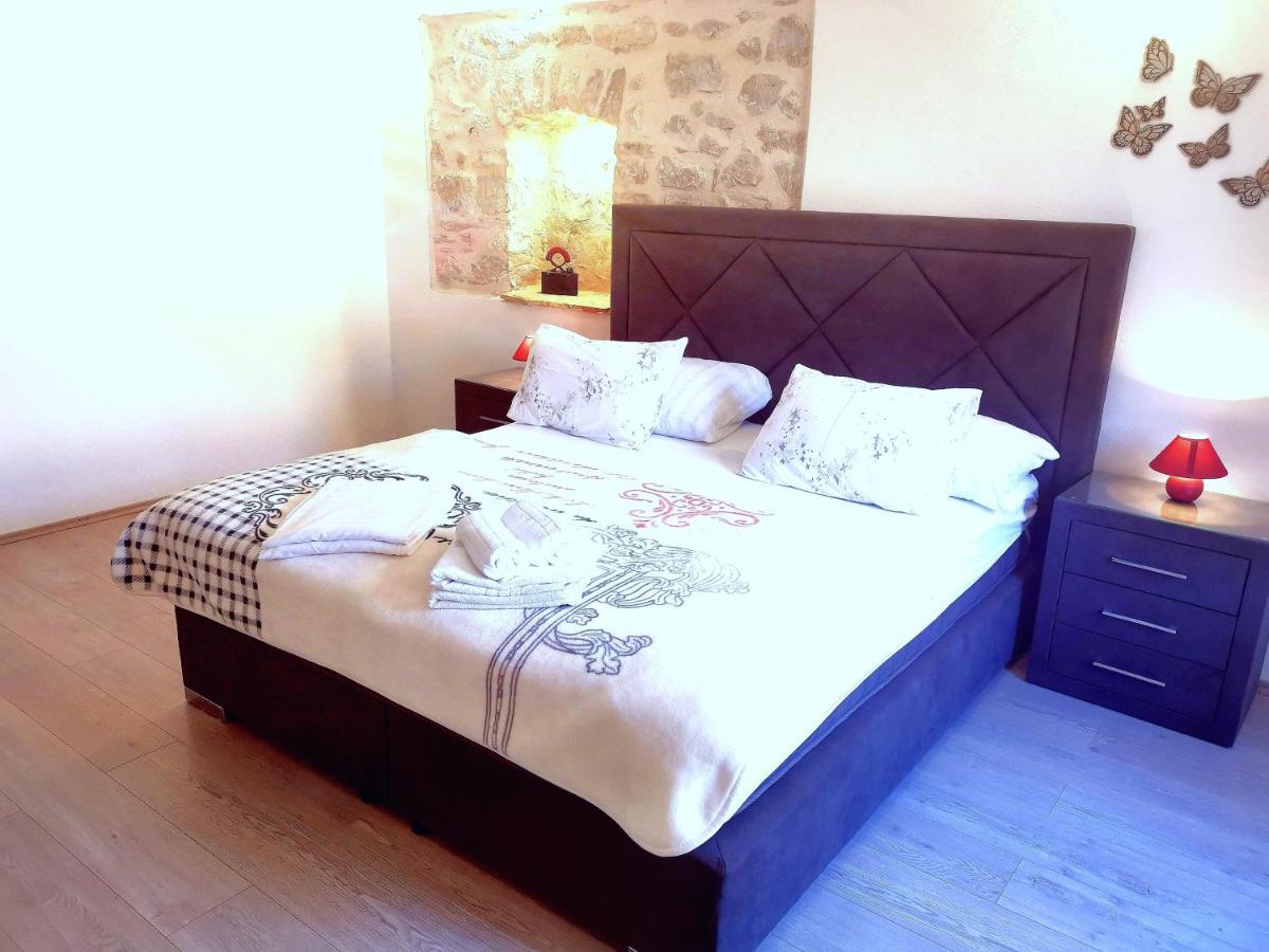 Apartments Ante Đảo Hvar Ngoại thất bức ảnh