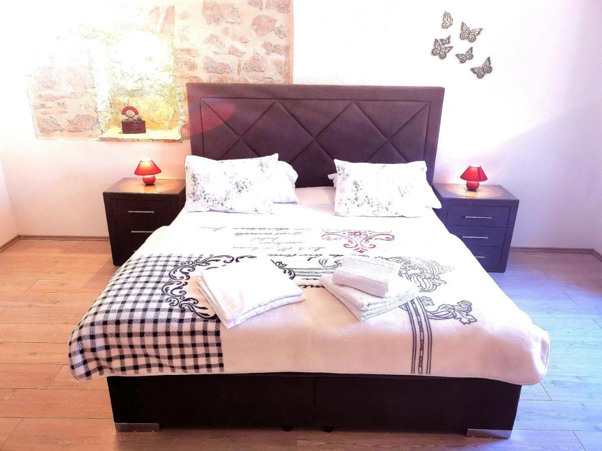 Apartments Ante Đảo Hvar Ngoại thất bức ảnh