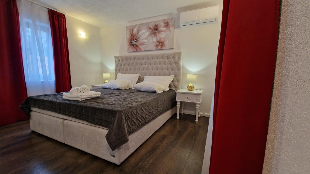 Apartments Ante Đảo Hvar Ngoại thất bức ảnh