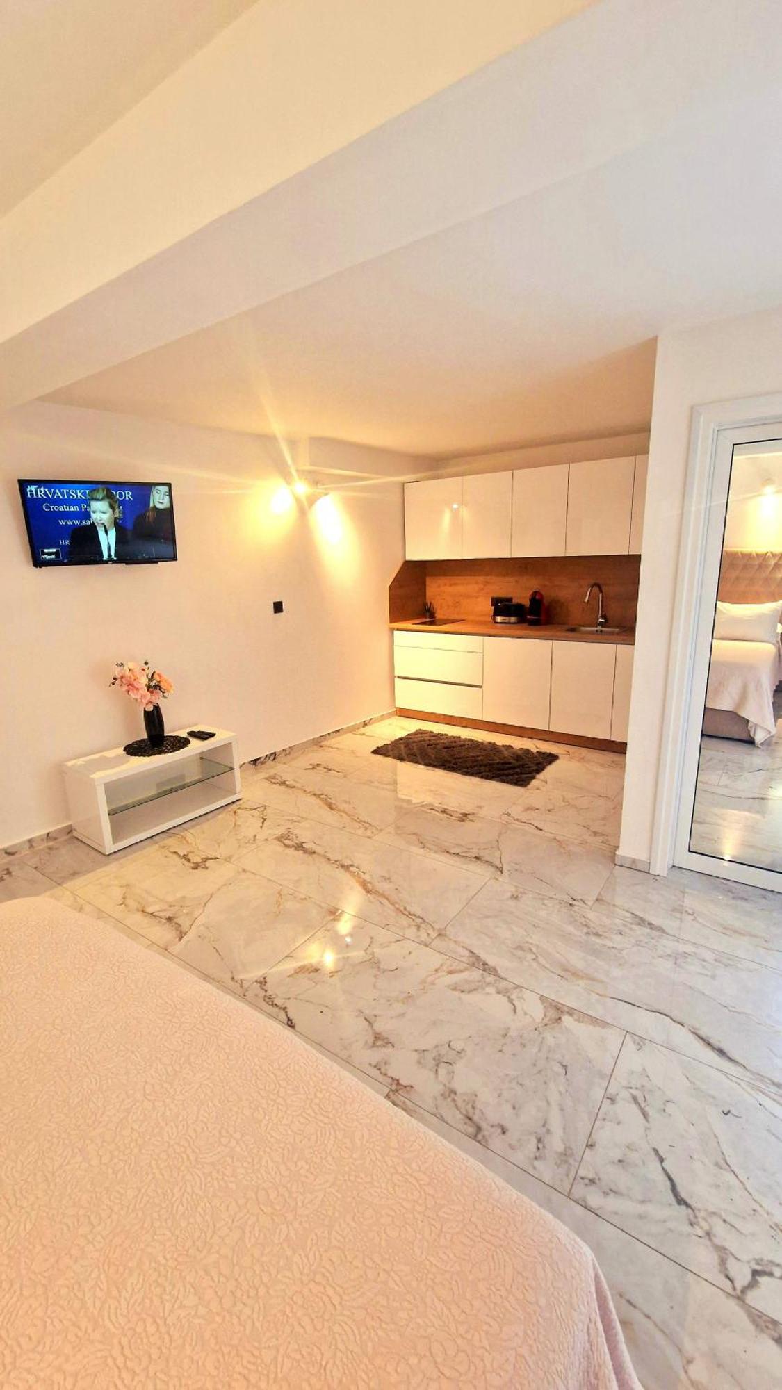 Apartments Ante Đảo Hvar Ngoại thất bức ảnh