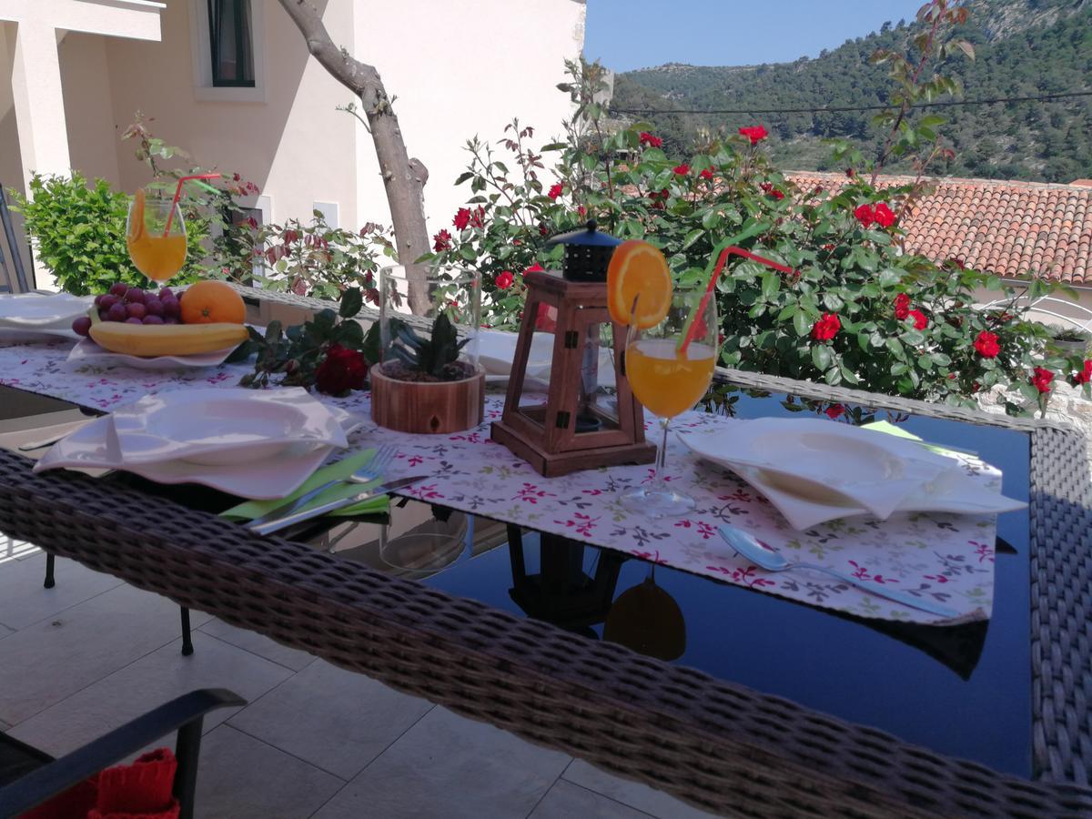 Apartments Ante Đảo Hvar Ngoại thất bức ảnh